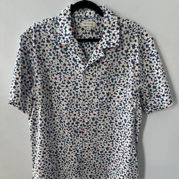 Free Assembly Other - Free Assembly White Flower Print Large Men's Short Sleeve Shirt 100% Cotton